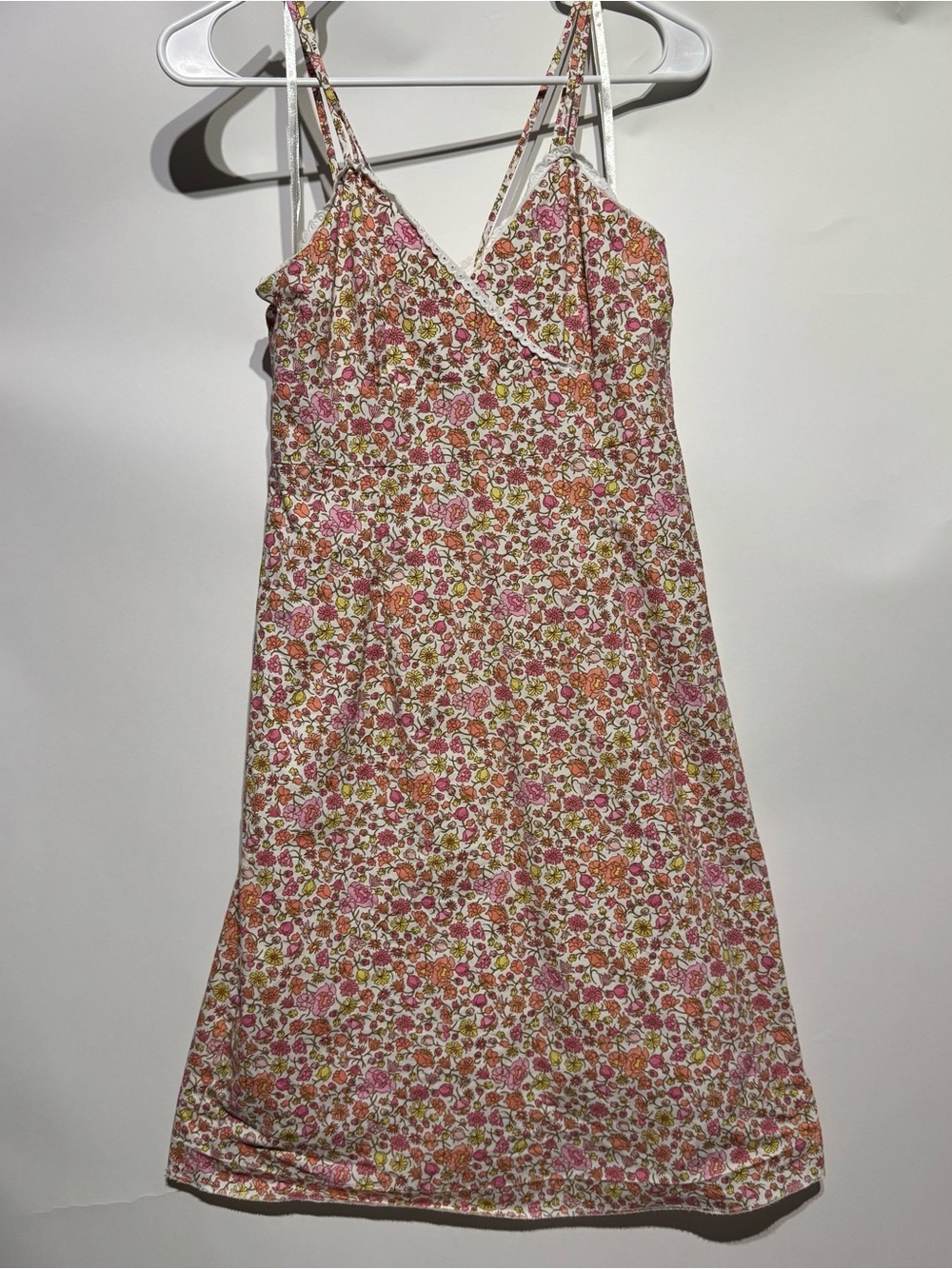 Petite Sophiscated Stretch, V Neck Cotton Flower Dress with eyelet trim
